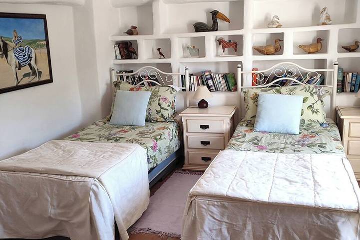 Cosy mountain cottage, 45 min Málaga,stunning views, heated pool, horses on site in Villanueva del Trabuco, Provincia de Málaga