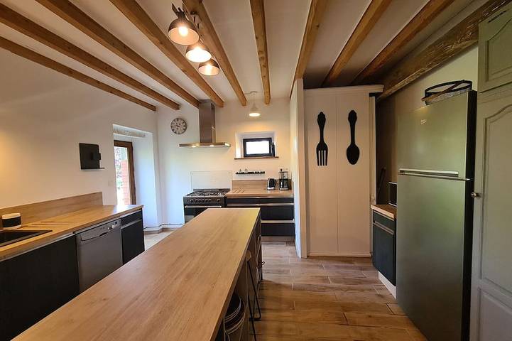 Gîte pour 11 personnes, avec piscine et jardin à Vigoulant