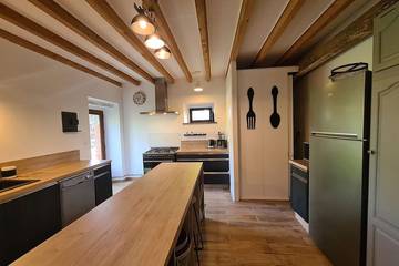 Gîte pour 11 personnes, avec jardin et piscine à Vigoulant