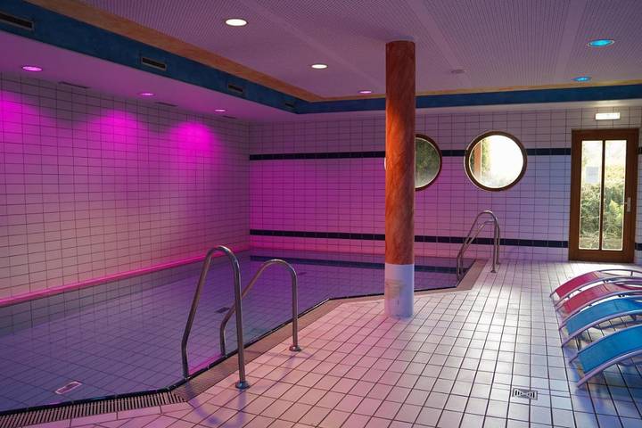 Hotel für 4 Personen, mit Garten und Ausblick sowie Sauna und Pool in Sonnen