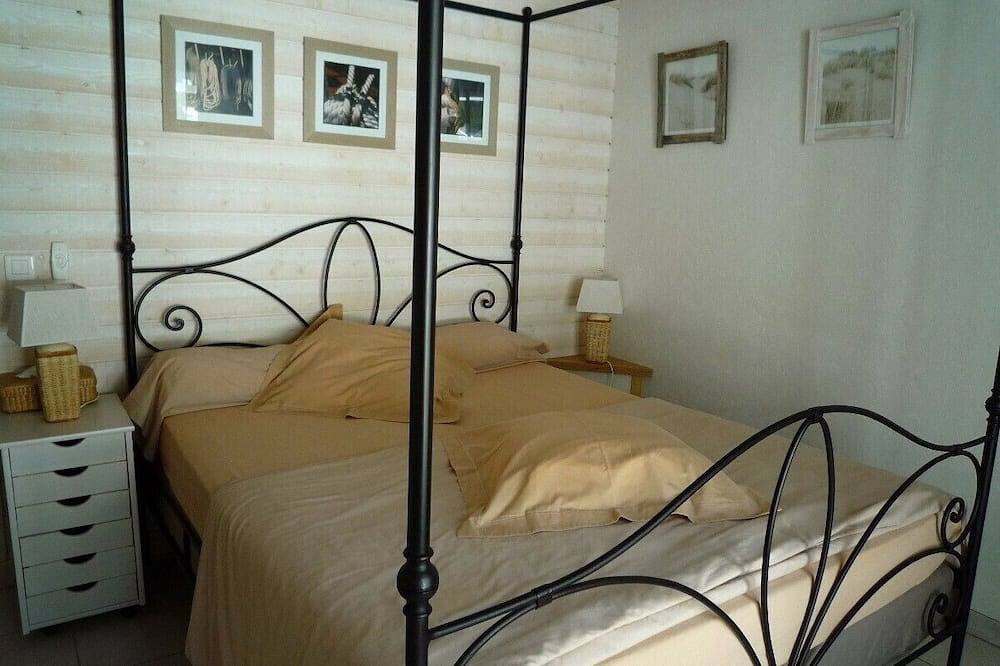 Strandnahes, sehr zentrales und komfortables Haus mit schönem Pool in Hourtin Plage, Hourtin