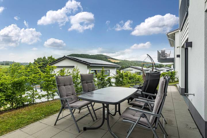 Ferienhaus für 4 Personen, mit Garten und Sauna sowie Seeblick