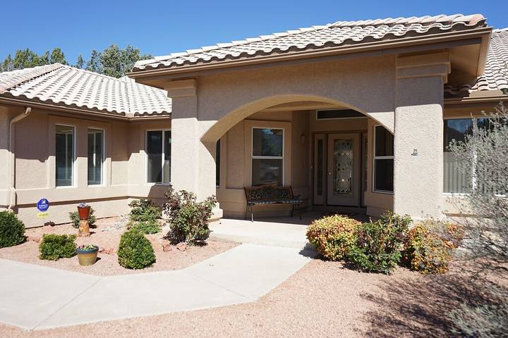 Vacation rental for 14 people, with terrace and hot tub in Oak Creek