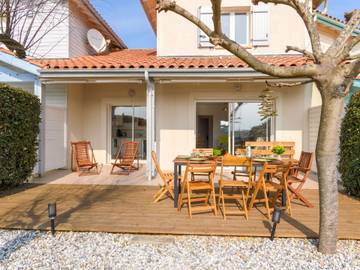 Location de vacances pour 7 personnes, avec terrasse dans Plage du Courant