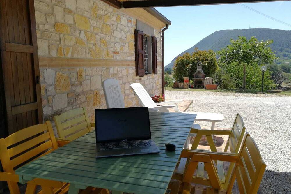 Ganze Wohnung, Im Park des Conero und dem Meer vor dem Haus in Ancona, Riviera del Conero