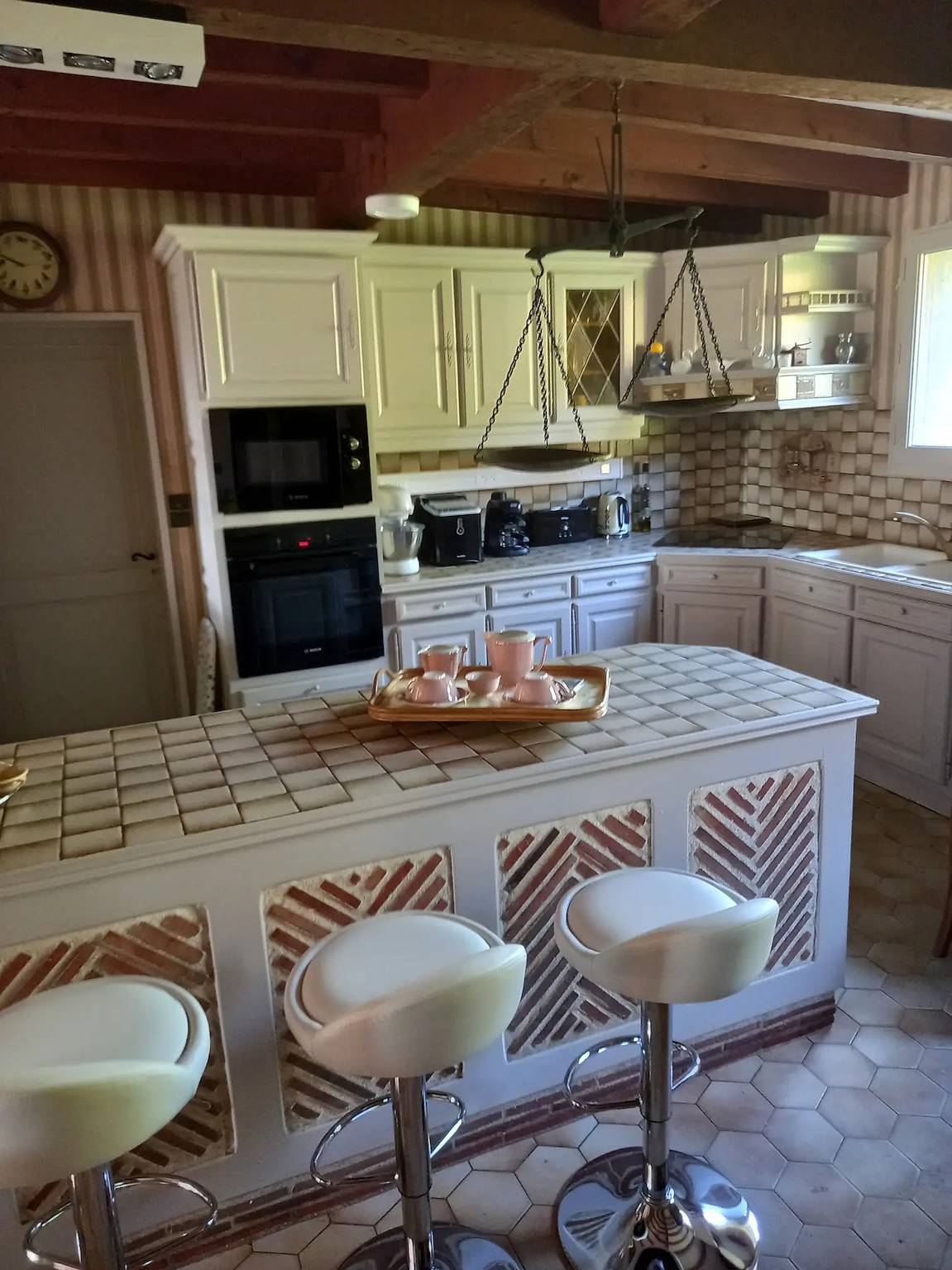 Maison de vacances 'Colette' avec terrasse et jardin privés in Saint-Christophe-de-Double, Région de Libourne