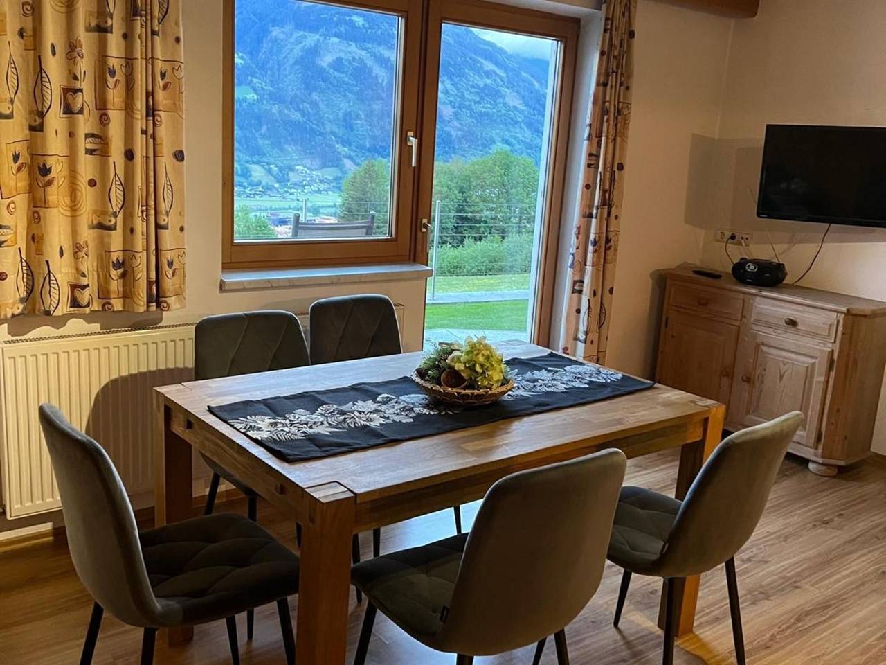 Ganze Wohnung, Apartment mit Alpenblick in Tuxer Alpen, Fügenberg