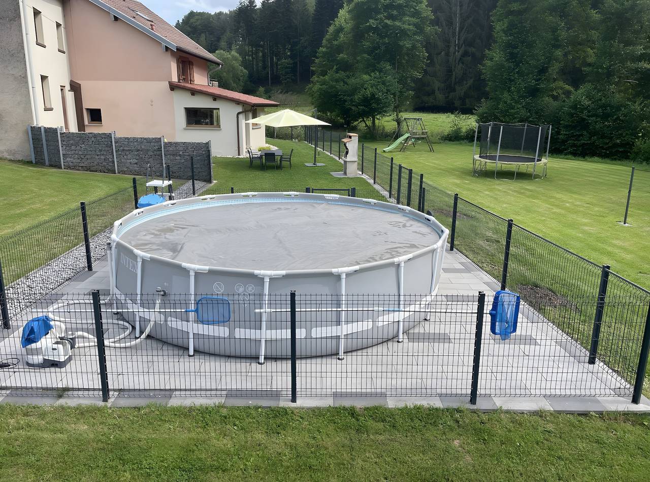 Gîte „De L'ancien Moulin“: Bergblick, privater Pool und Wlan in Vienville, Sankt Didel