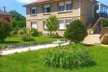 Gîte pour 6 personnes, avec jardin dans Toulonjac