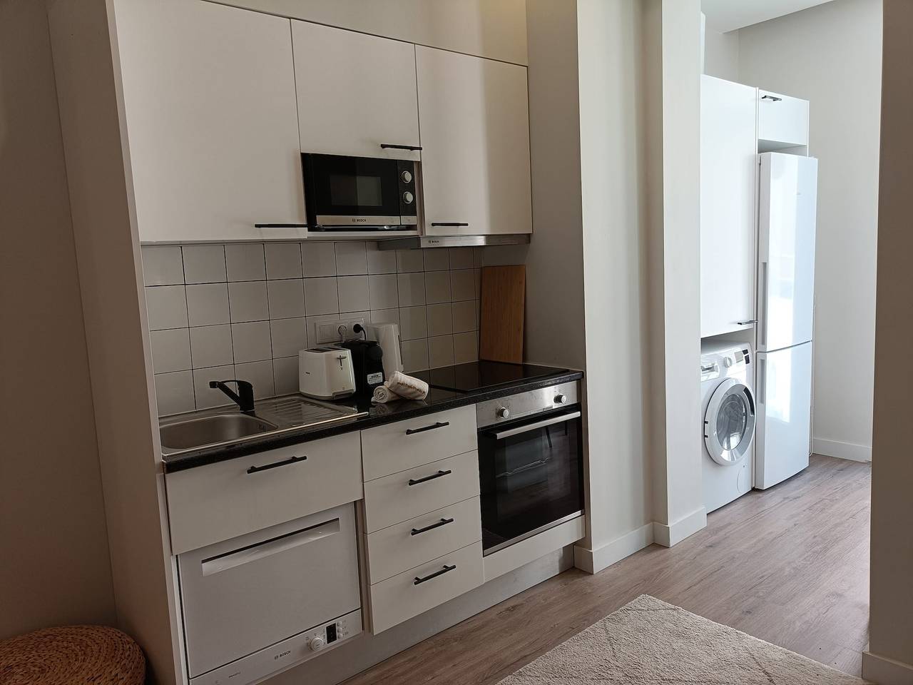 Entire studio, 1C Spacious Studio Near Gulbenkian by Ldapartments in Lisbon, Costa de Lisboa