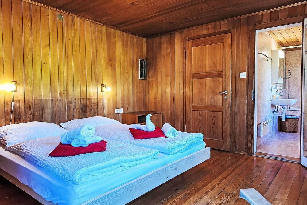 Belle maison de vacances privée pour 9 personnes avec Wifi, Tv, balcon et animaux admis in Schwendi b. Grindelwald, Grindelwald