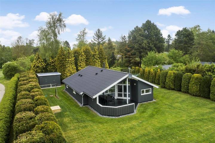 Ferienhaus für 10 Personen, mit Whirlpool und Sauna sowie Terrasse auf Møn