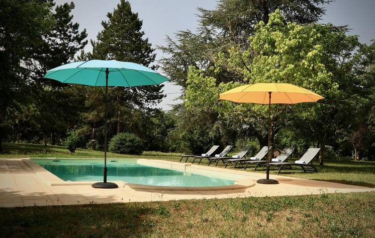 Location de vacances pour 6 personnes, avec piscine ainsi que jardin et vue, adapté aux familles à Albas - 2