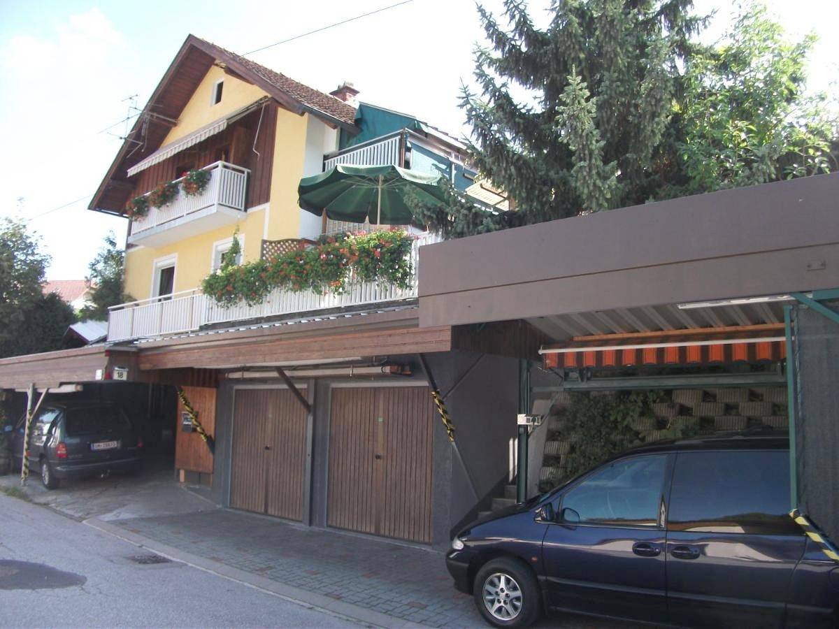 Cały apartament, One-Bedroom Apartment with Terrace in Gmunden, Bezirk Gmunden