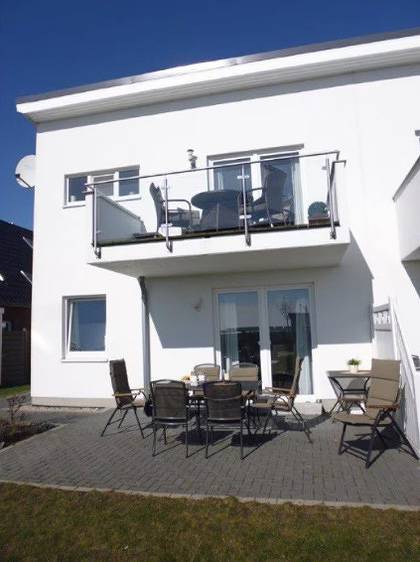 Ferienhaus für 8 Personen, mit Balkon und Terrasse sowie Garten in Burgstaaken