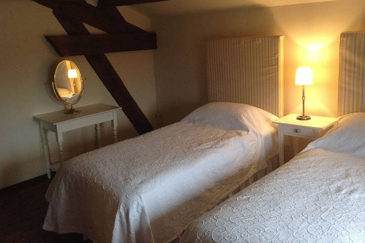 Gîte pour 12 personnes, avec jardin et piscine à Saint-Privat-des-Prés - 2