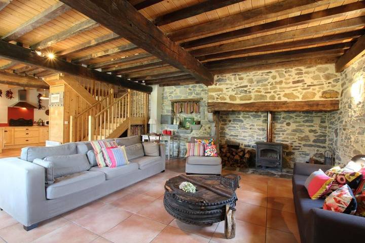 Location de vacances pour 10 personnes, avec jardin à Lys (homonymie) - 2