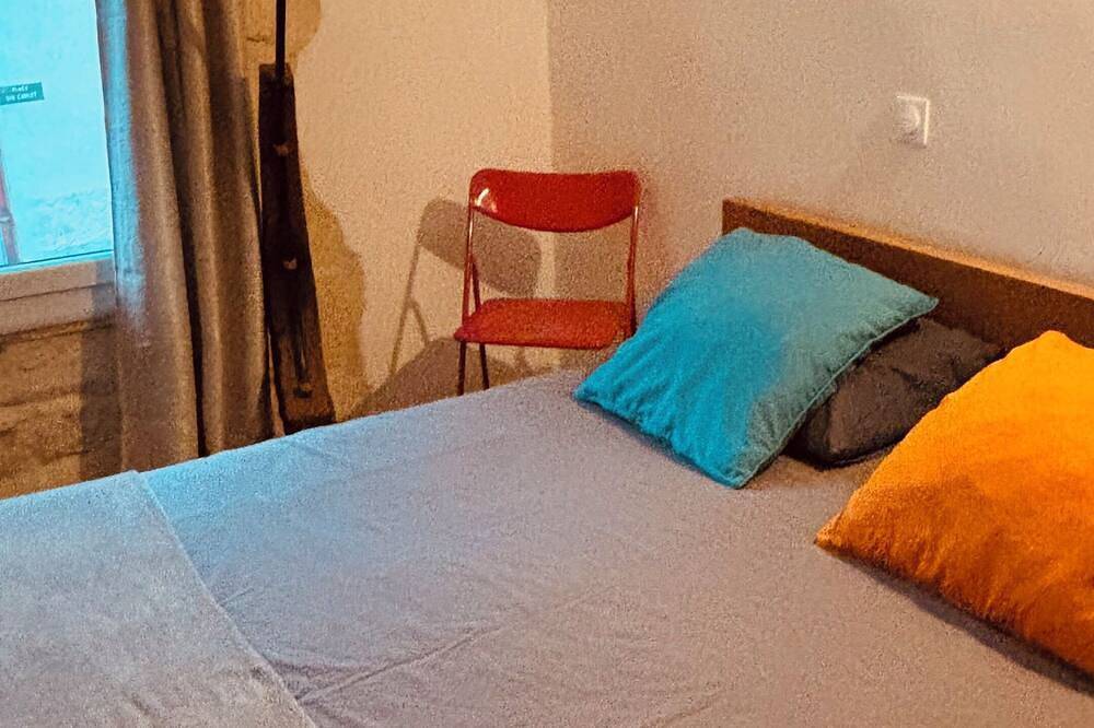 La Maison Poétique. Charm in the heart of a beautiful historic wine village in Saint-Christol (Languedoc-Roussillon), Region de Montpellier