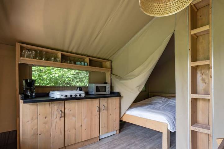 Camping für 5 Personen, mit Terrasse und Balkon/Terrasse in Friesland - 3