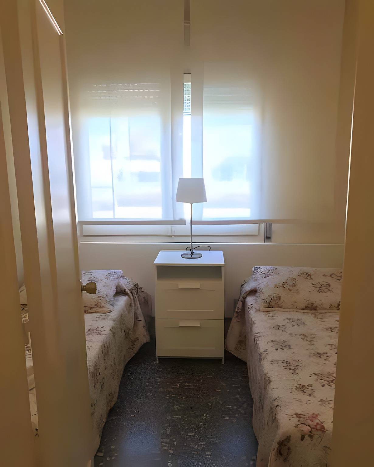 Entire apartment, Apartment 'Francás' with Shared Pool, Private Terrace and Wi-Fi in el Vendrell, Costa Dorada