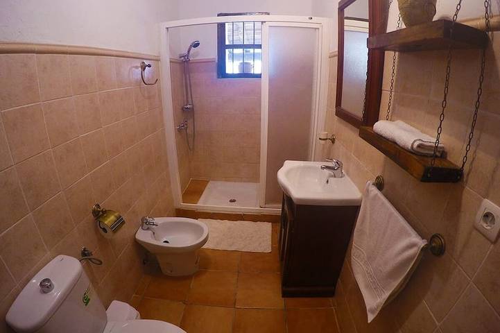 Gîte pour 2 personnes, avec terrasse ainsi que jardin et jacuzzi, animaux acceptés à Alcalá la Real - 3