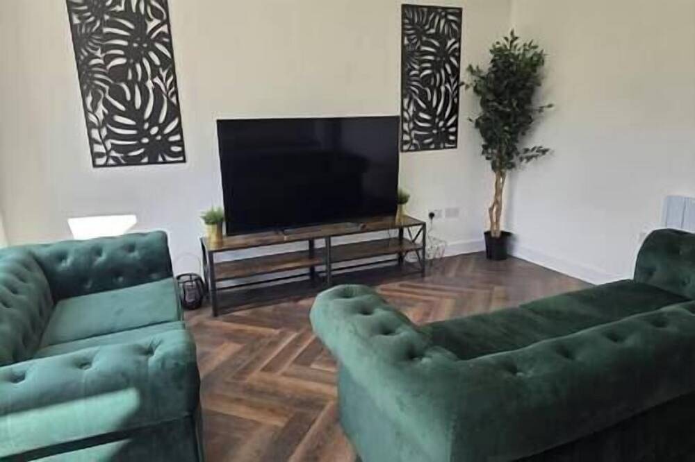 Welcome to our centrally-located 4-bedroom detached new build home in Stafford in Stafford, Staffordshire