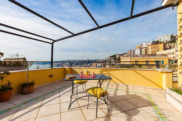 Gîte pour 4 personnes, avec terrasse à Naples - 2