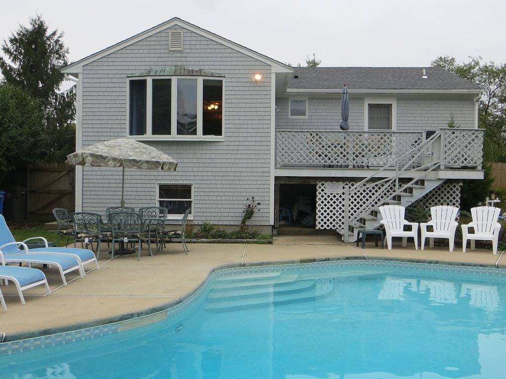 Vacation House for 10 Guests in Newport East, Rhode Island