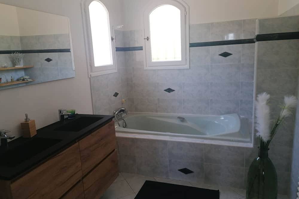Villa with private pool - garden - family vacations near the sea in La Garde, Parc national Port-Cros