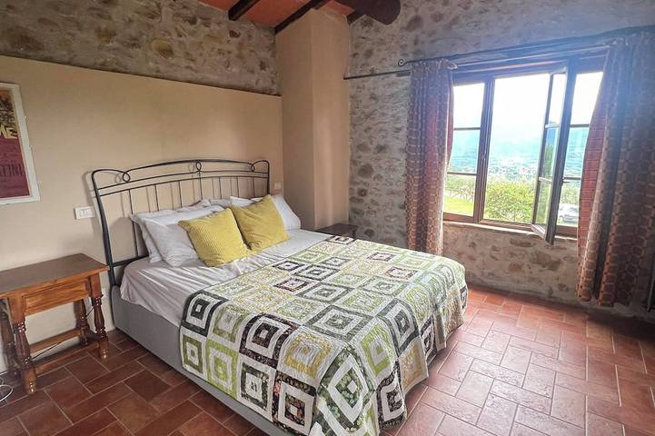 Converted Barn in Garfagnana with views of Apuan Alps in Barga, Parco Regionale delle Alpi Apuane