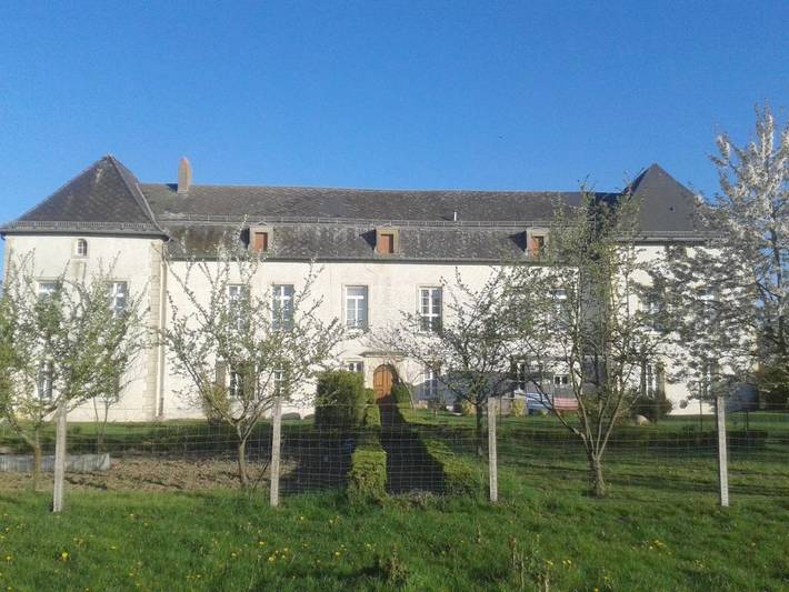 Chambre d’hôte pour 4 personnes, avec Terrasse et Jacuzzi ainsi que Jardin et Vue