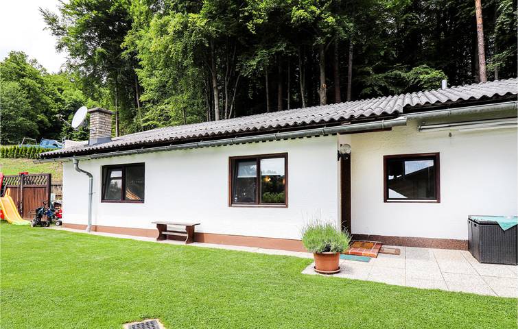 Ferienhaus für 4 Personen, mit Terrasse und Garten