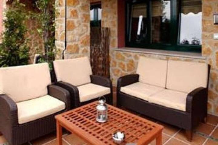 Casa rural para 12 personas, con Balcón y Terraza además de Jardín y Piscina en Argüero - 4