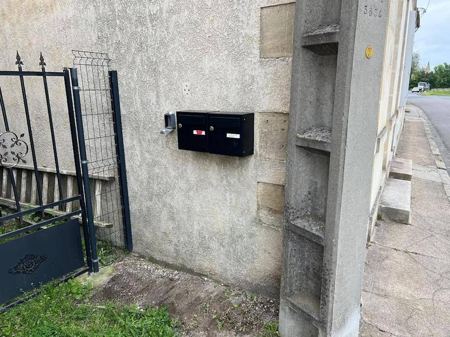 Appartement entier, Bel appartement en pierre de 88 M2 charme d’antan in Margaux-Cantenac, Parc naturel régional du Médoc