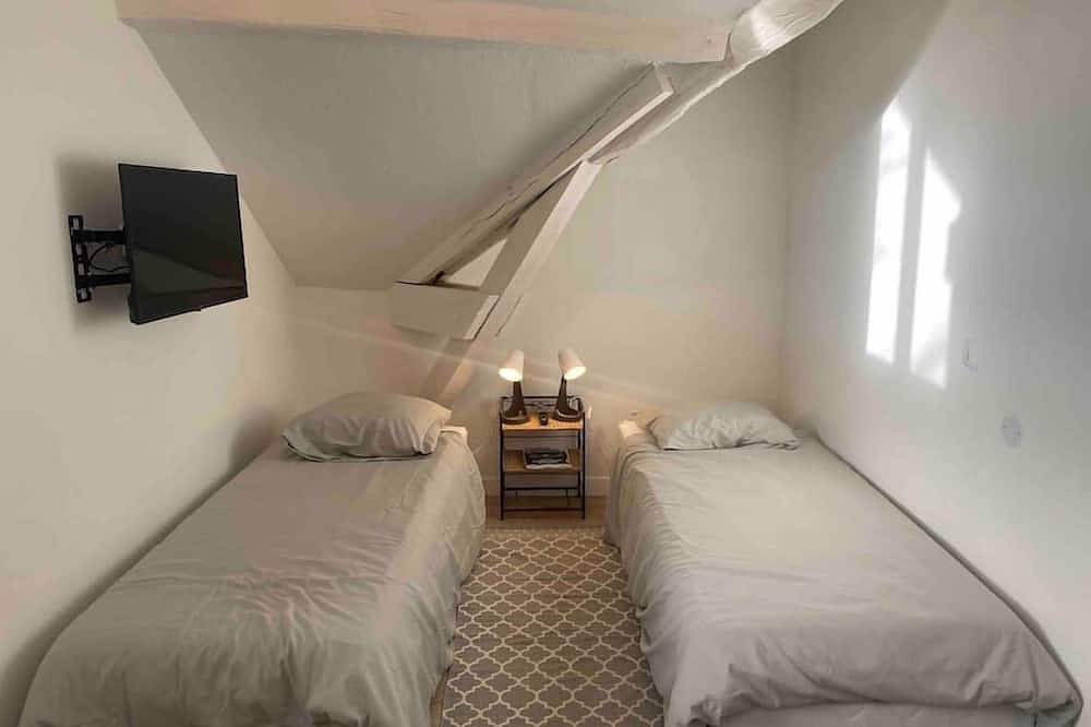 Ganze Wohnung, Studio Dans les Écuries du Château in Bonnelles, Parc naturel régional de la Haute Vallée de Chevreuse