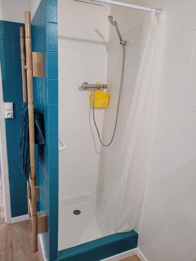 Gîte pour 4 personnes, avec piscine ainsi que jardin et vue, animaux acceptés dans Plage de La Fourberie - 3