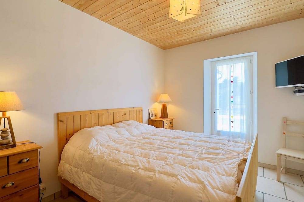 Beautiful villa, parking, garden, near the beach in La Couarde-sur-Mer, Ile de Re