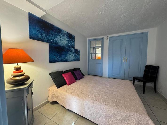 Gîte pour 4 personnes, avec piscine ainsi que jardin et vue à La Trinité - 2