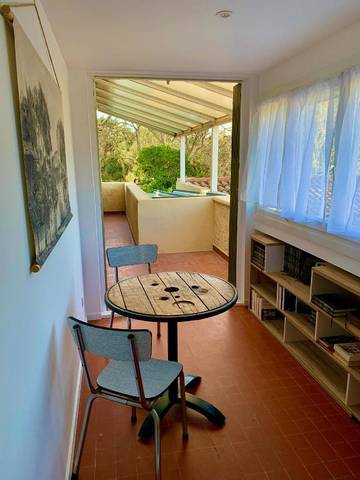 Gîte pour 4 personnes, avec terrasse ainsi que jardin et vue à Vergèze