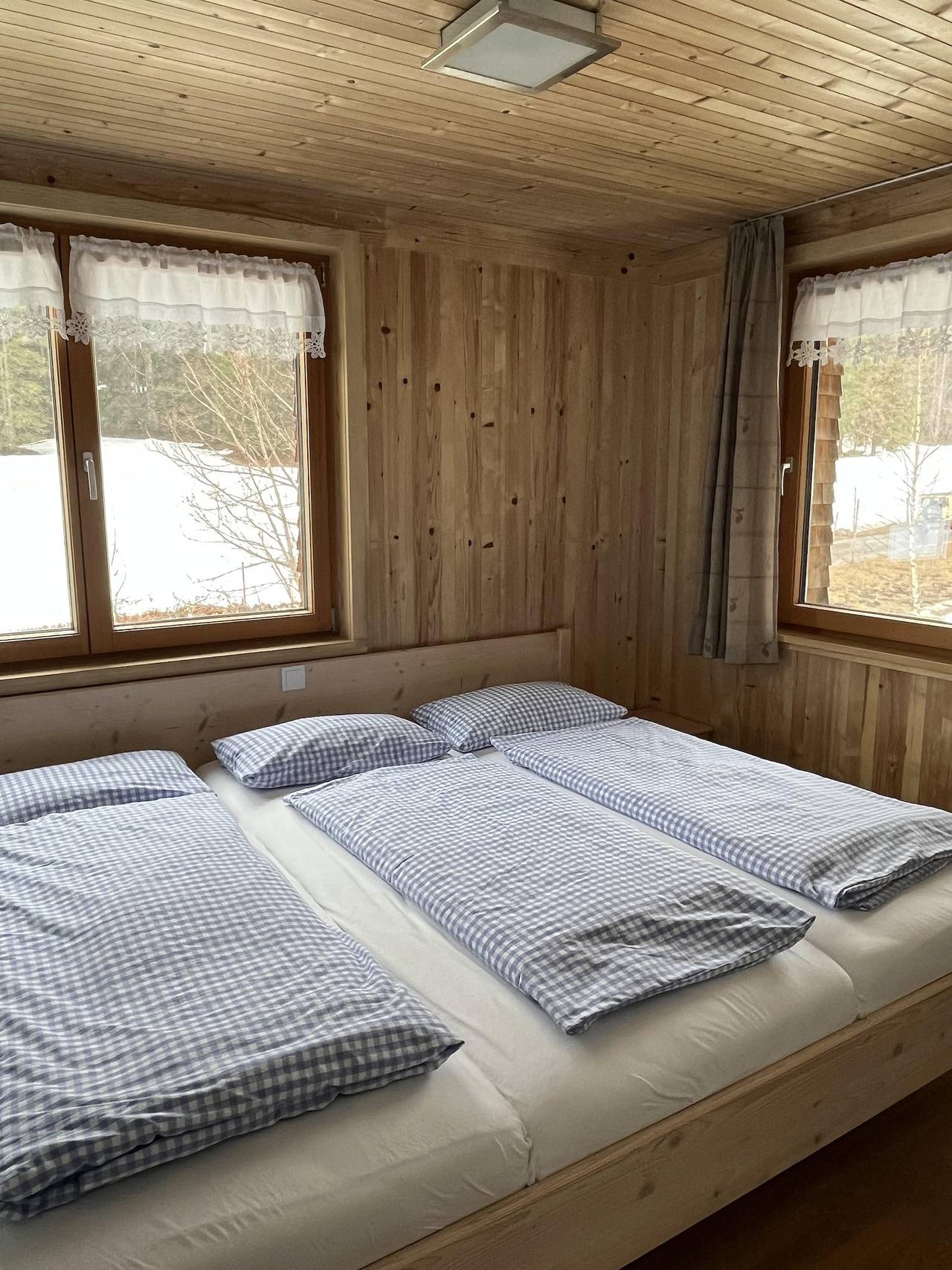 Ganze Ferienwohnung, Appartement/Fewo, Dusche und Badewanne, 2 Schlafrä in Hirschegg Kleinwalsertal, Mittelberg