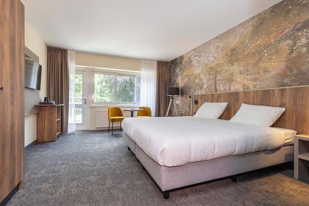 Relax and Recharge! Indoor Pool and Parking, Just Minutes from Grote Markt! in Berg en Dal, Betuwe