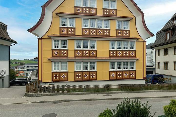 Gîte pour 8 personnes, avec jardin ainsi que balcon et jacuzzi, animaux acceptés à Appenzell