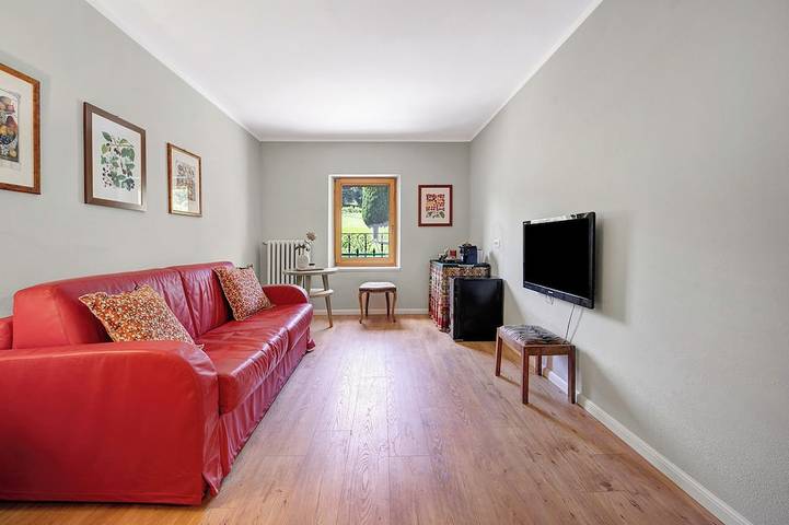 Ferienwohnung für 4 Personen, mit Garten und Pool in Affi