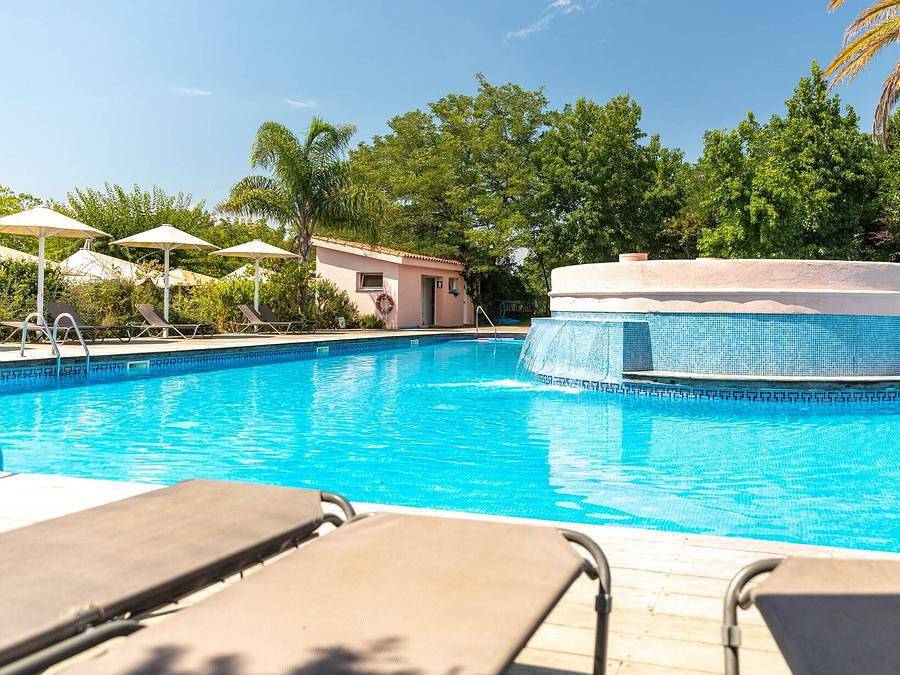 Camping El Pinar - Bungalow 4 personas - Mobil-home | Clásico | 2 Dormitorios | 4 Pers. | Terraza Individual | 1 Baño | Aire-con. in Els Pins Blanes, Blanes