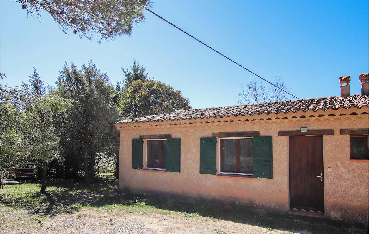 Retraite confortable : 75m2, Parking, TV, Pêche et Internet in Fox-Amphoux, Région de Brignoles