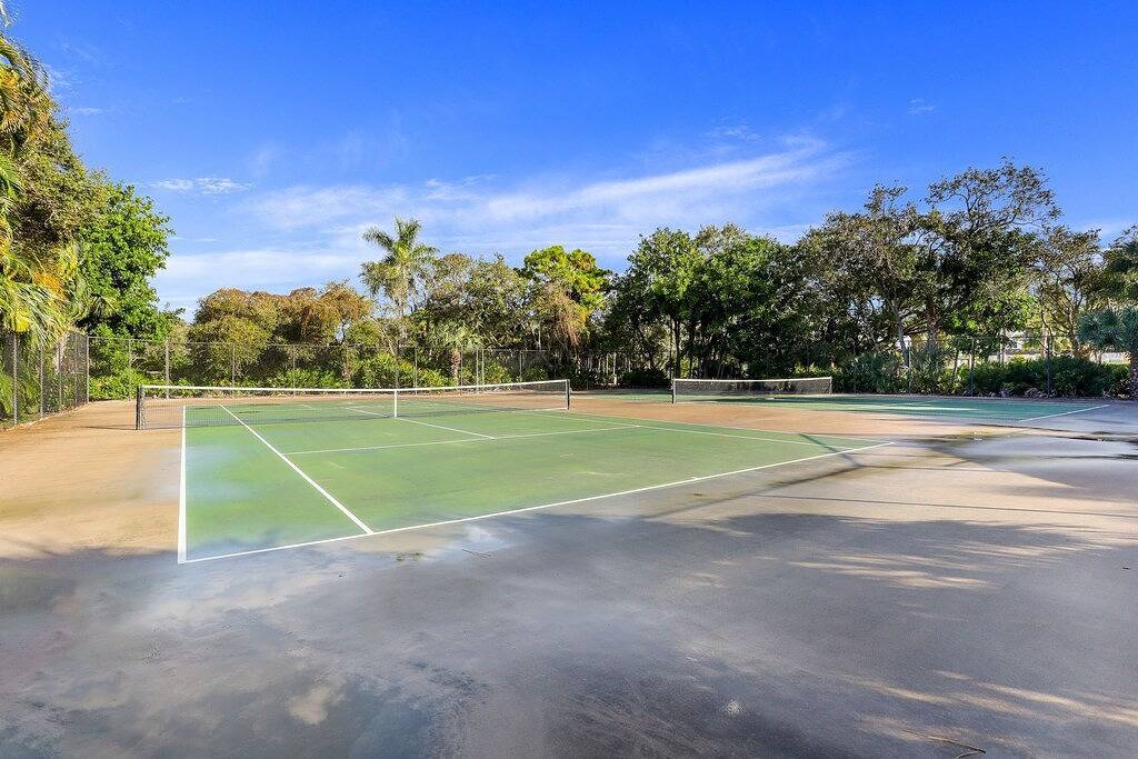 Ganze Wohnung, Resort style living in corner unit building A! Closest to pool and grill! in Bonita Bay, Bonita Springs