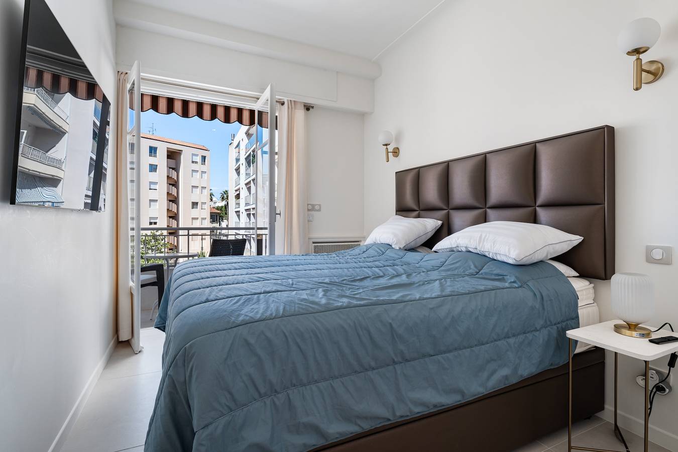Entire apartment, Rose des Sables - 4min à pied de la Plage in Juan-les-Pins, Antibes
