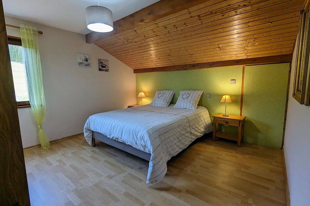 Geheel appartement, Cozy Apartment Near Ski Slopes and Hiking Trails in Ban-sur-Meurthe-Clefcy in Ban-sur-Meurthe-Clefcy, Parc naturel régional des Ballons des Vosges