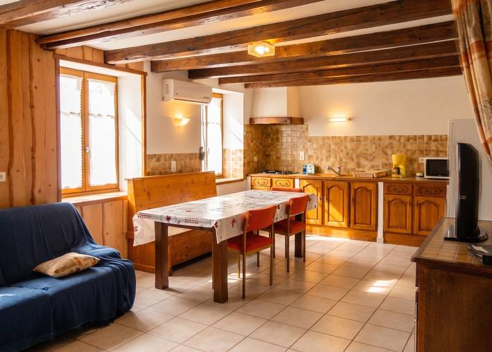 Secluded quiet house in Septmoncel with mountain view in Septmoncel Les Molunes, Parc naturel régional du Haut-Jura