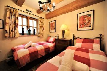 Log Cabin for 6 People in Padstow, Cornwall, Photo 2